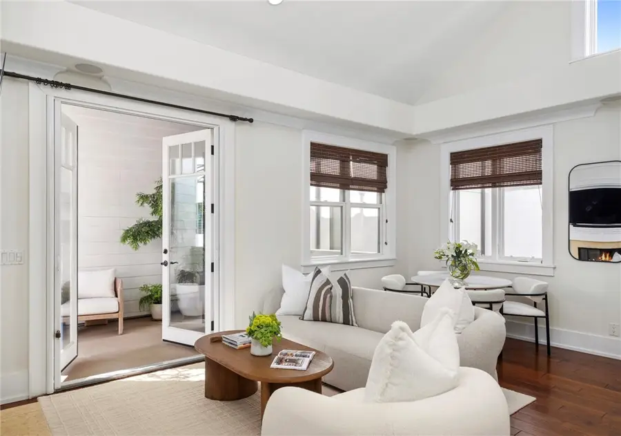 516 Poinsettia Avenue #B, Corona Del Mar, CA 92625 - #3