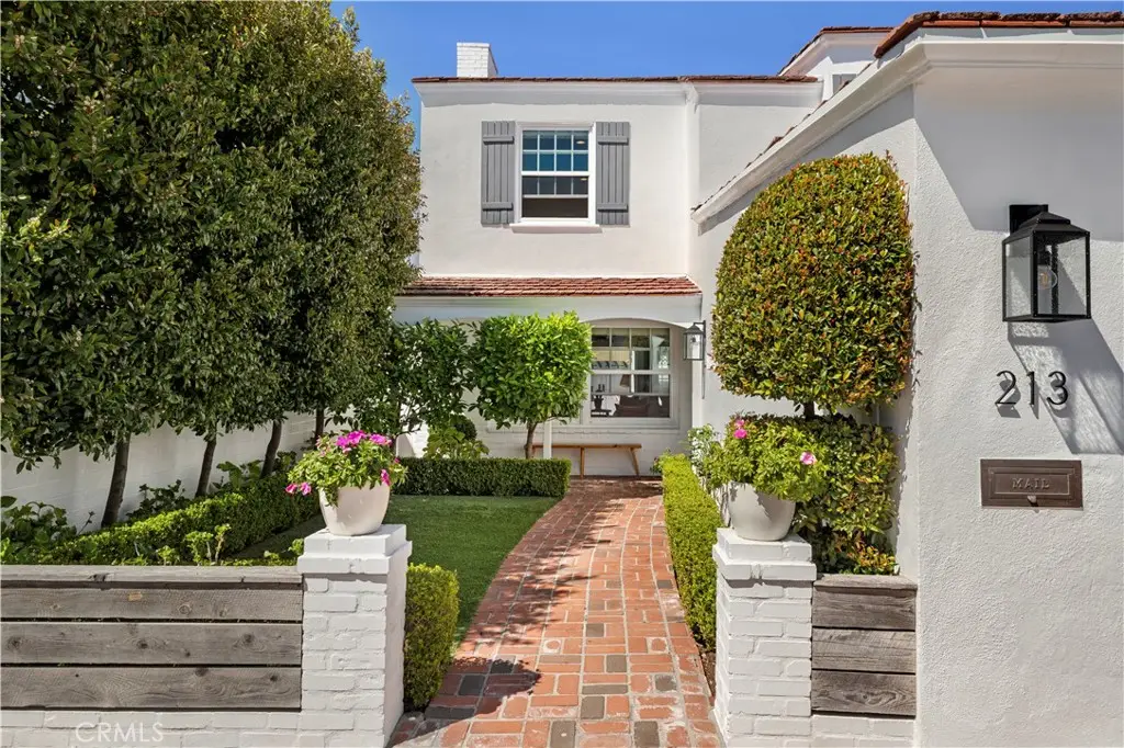 213 Via Mentone, Newport Beach, CA 92663 - #1