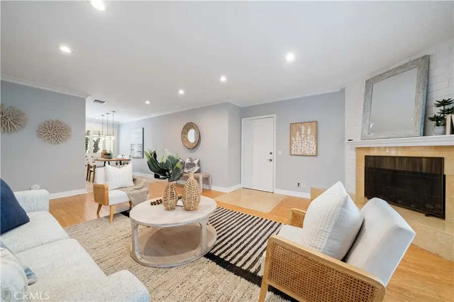 923 17th St #4, Santa Monica, CA 90403 - #3