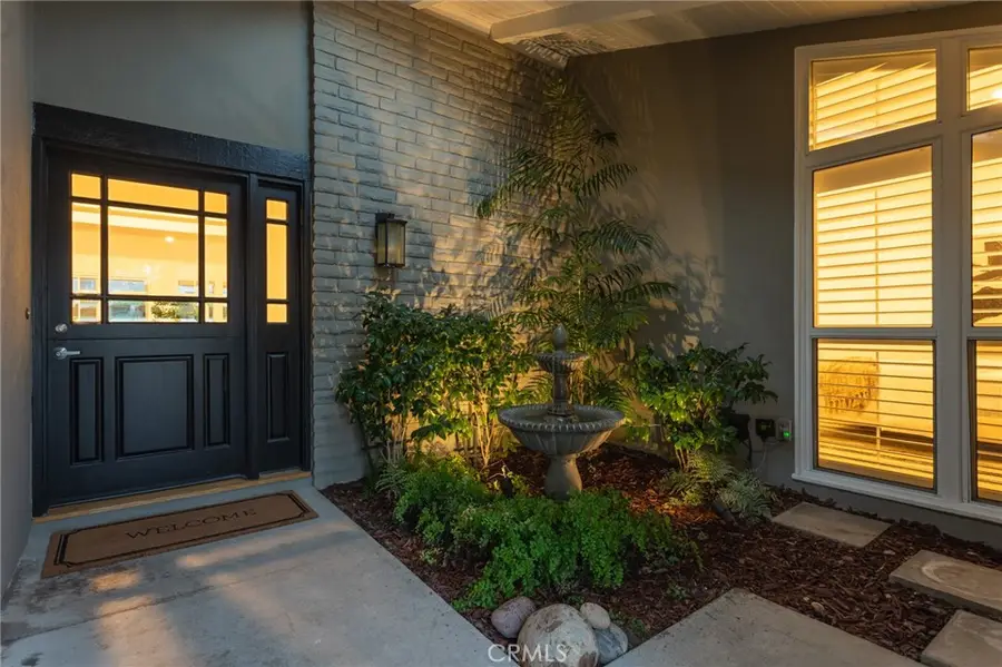 2102 Vista Entrada, Newport Beach, CA 92660 - #2