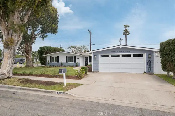 300 Esther Street, Costa Mesa, CA 92627