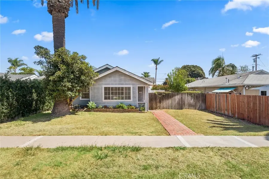 284 E 18th, Costa Mesa, CA 92627 - #3
