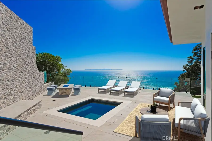 31 N Vista De Catalina, Laguna Beach, CA 92651 - Image #2