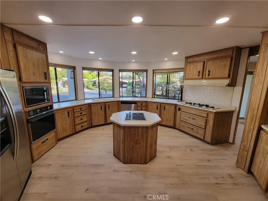 18 Tahquitz Court #217, Camarillo, CA 93012 - Image #2