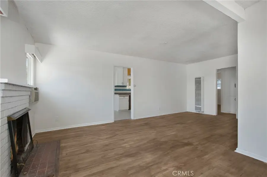 2210 W 7th Street, Santa Ana, CA 92703 - Image #3