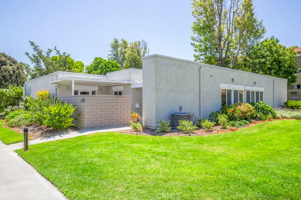 2372 Via Mariposa W #B, Laguna Woods, CA 92637 - Image #1