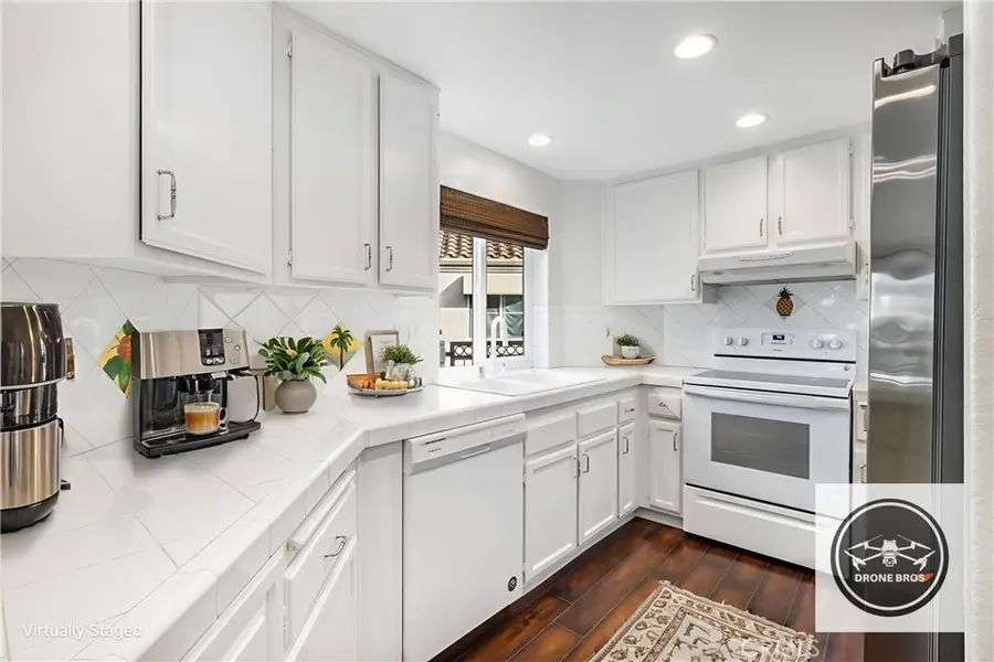 430 Lake Street #304, Huntington Beach, CA 92648 - Image #2