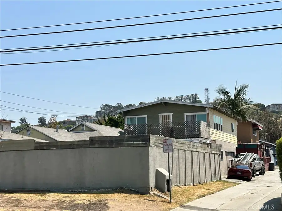 2238 Walnut Avenue, Signal Hill, CA 90755 - Image #2