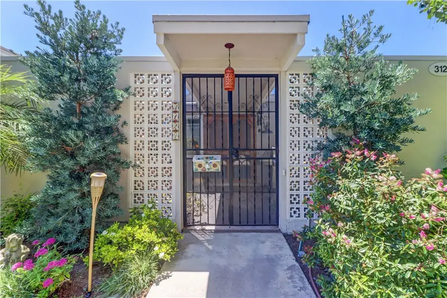 312 Ave Castilla #D, Laguna Woods, CA 92637 - Image #3