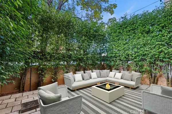 11816 Gorham Avenue #110, Los Angeles, CA 90049