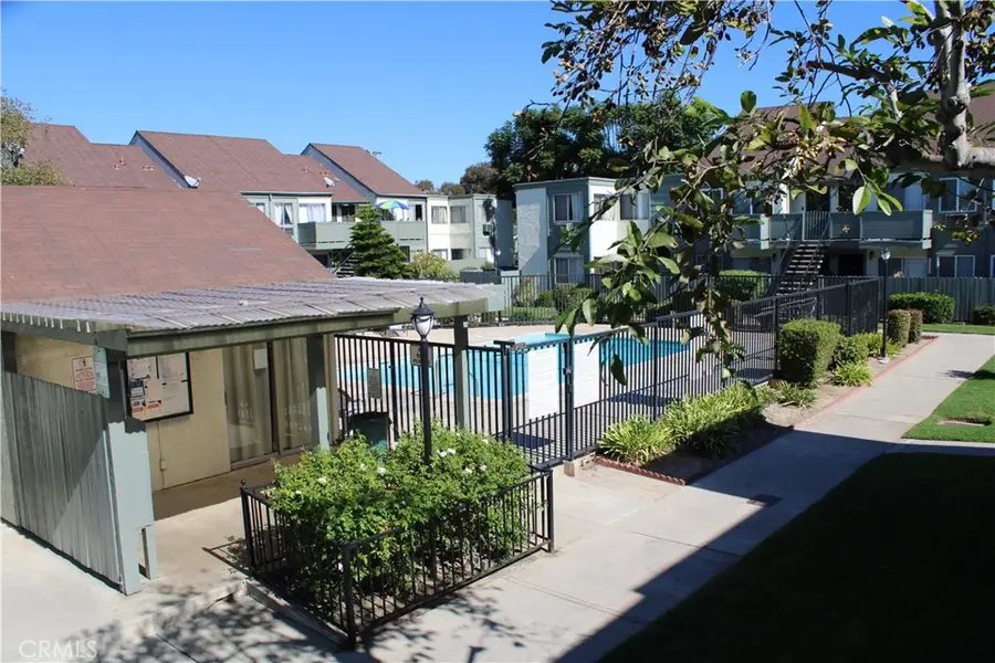 635 N Bristol, Santa Ana, CA 92703 - Image #2