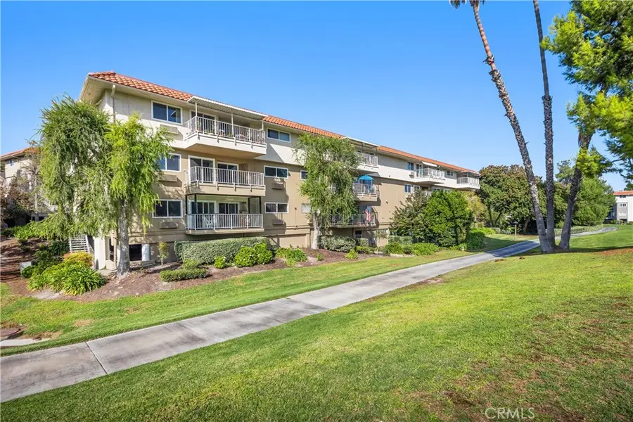 2390 Via Mariposa W #2C, Laguna Woods, CA 92637 - Image #2