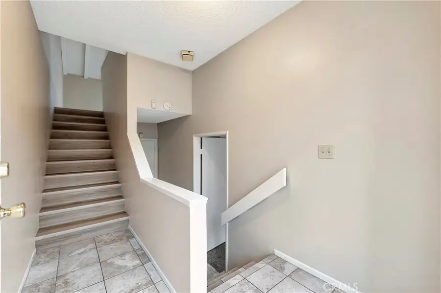 2670 W Segerstrom #f, Santa Ana, CA 92704 - Image #2