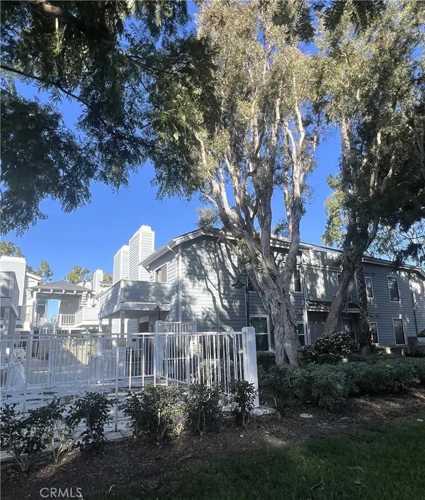 16960 Algonquin #3-204, Huntington Beach, CA 92649