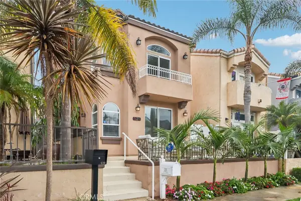 526 12th, Huntington Beach, CA 92648