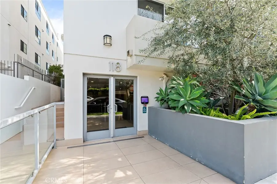 118 N Kings Rd #201, West Hollywood, CA 90048 - #3