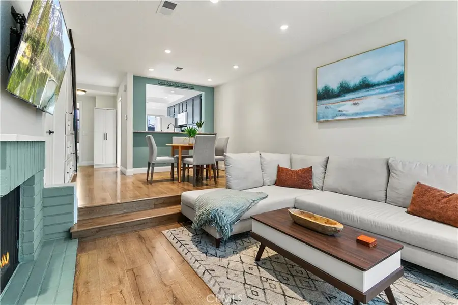 1083 Mesa Bluff #13, Costa Mesa, CA 92627 - Image #2