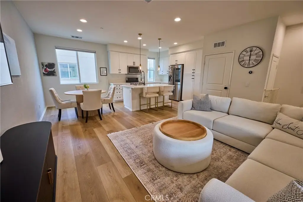 1128 Via Lucero, Oceanside, CA 92056 - #1