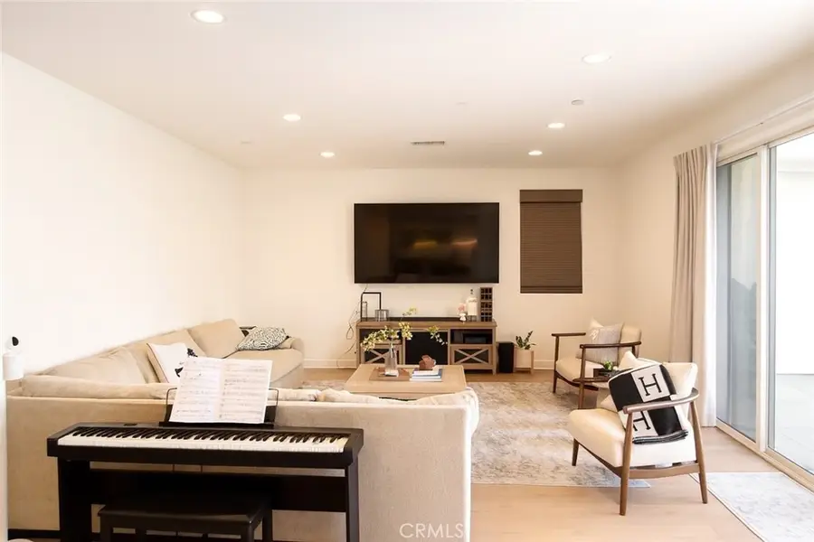 279 Barnes, Tustin, CA 92782 - #2