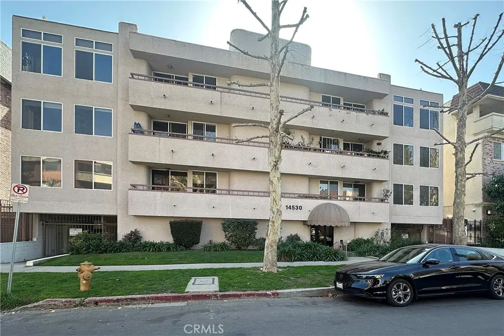 14530 Benefit #102, Sherman Oaks, CA 91403 - #1