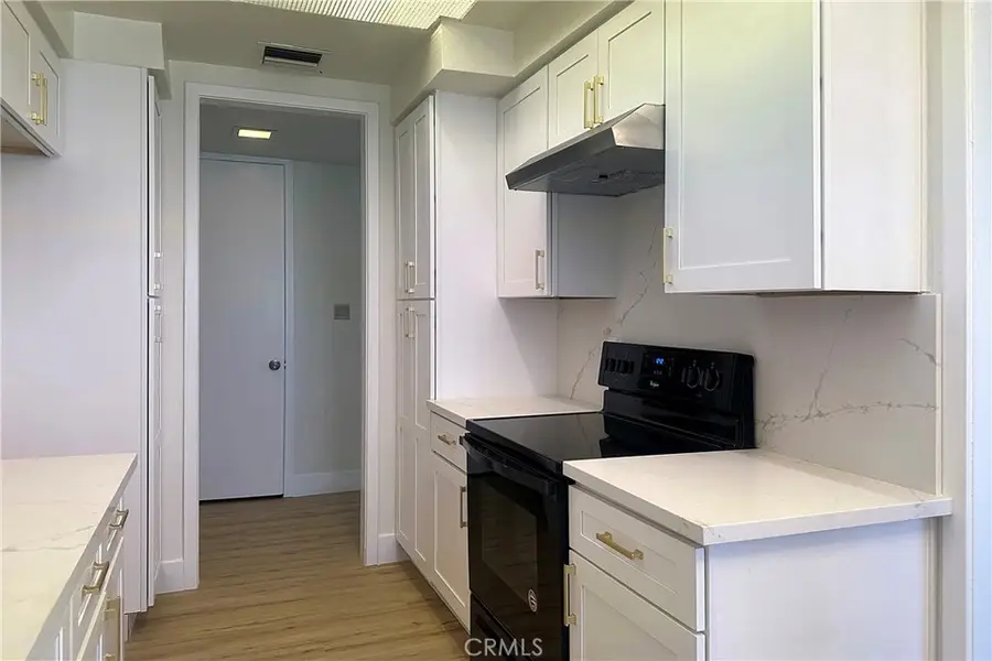 14530 Benefit #102, Sherman Oaks, CA 91403 - #3