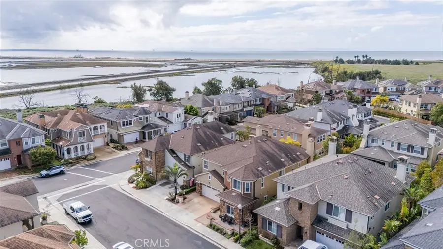 17491 Oakbluffs Lane, Huntington Beach, CA 92649 - #2