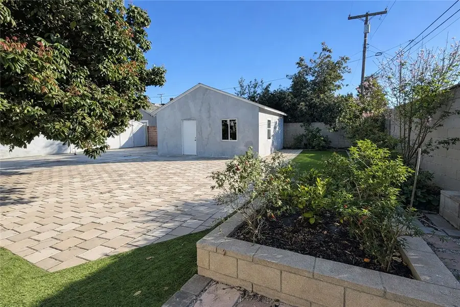 1020 N Raitt, Santa Ana, CA 92703 - #3