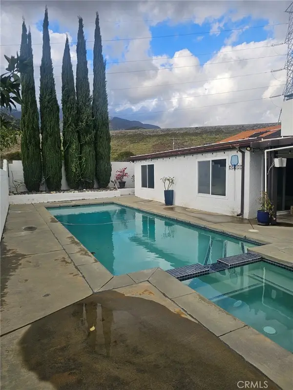 2521 Electric, Upland, CA 91784