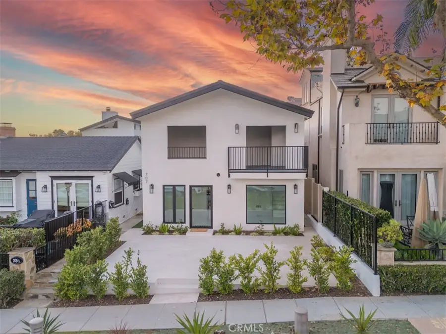 707 Begonia Avenue, Corona Del Mar, CA 92625 - #3