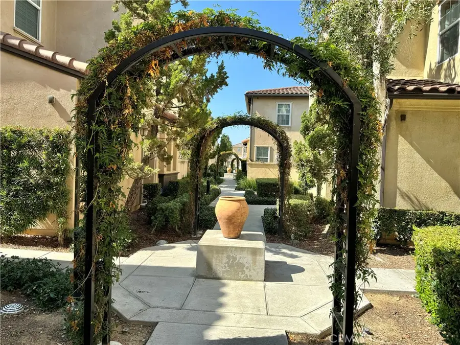 231 W Cork Tree, Orange, CA 92865 - #2