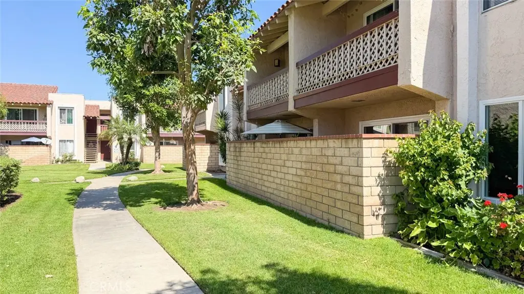 700 W La Veta #D5, Orange, CA 92868 - #1