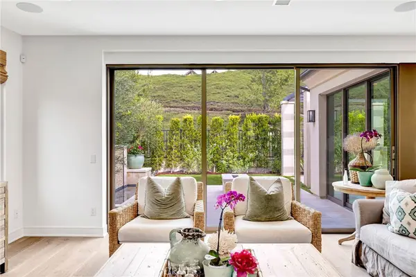 100 Della, Irvine, CA 92602