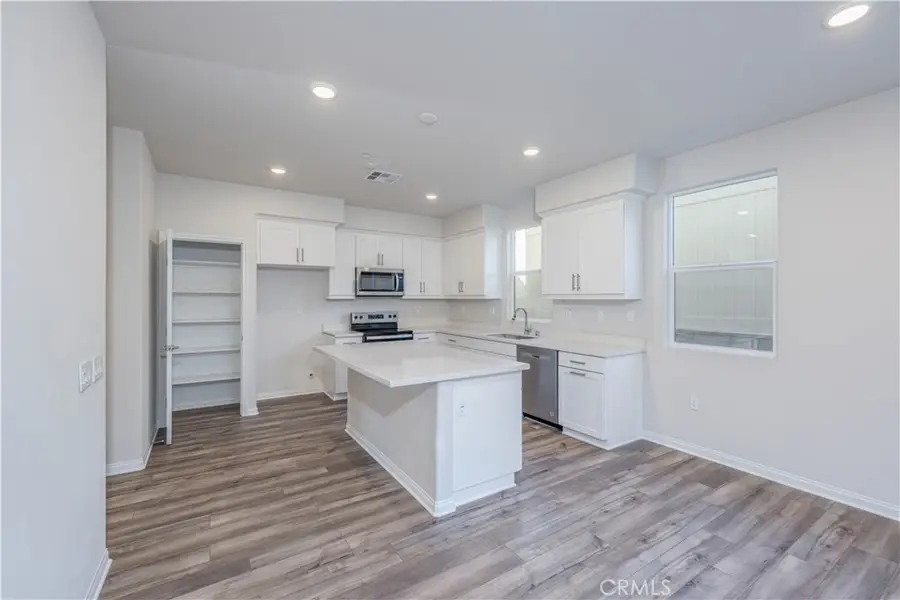 466 Meyer, Upland, CA 91786 - #2