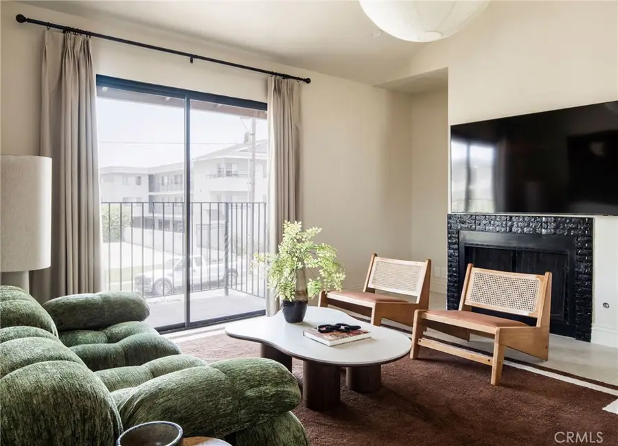 13025 Roselle Avenue, Hawthorne, CA 90250 - #3