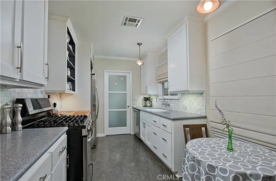 8136 Garden Grove, Reseda, CA 91335 - #3