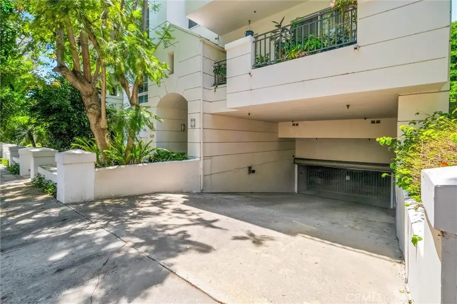 1401 S Bentley Avenue #203, Los Angeles, CA 90025 - #3