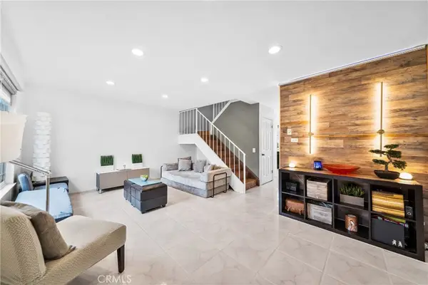 2921 S Sycamore St #E, Santa Ana, CA 92707