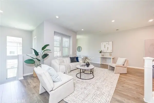 115 Neptune, Irvine, CA 92618