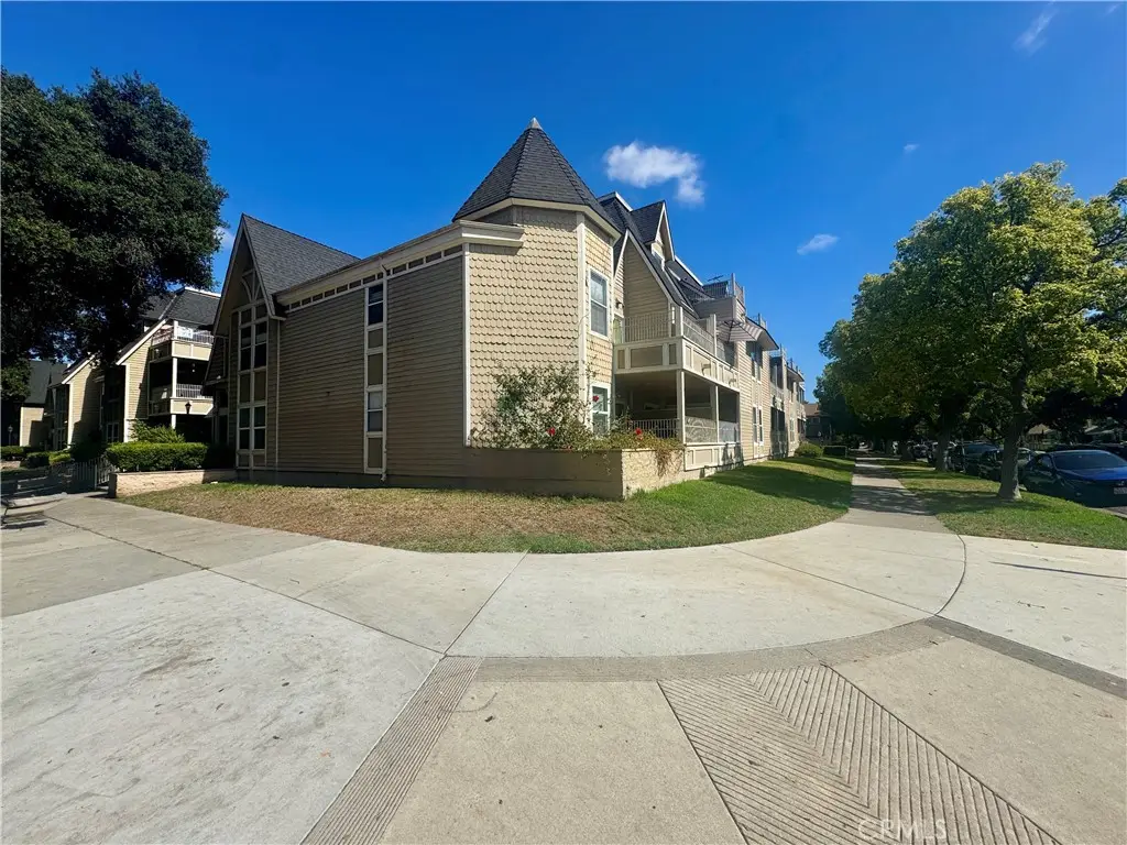 300 E Chestnut Avenue #301, Santa Ana, CA 92701 - #1