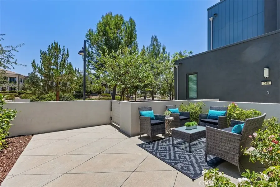 250 Novel, Irvine, CA 92618 - #3
