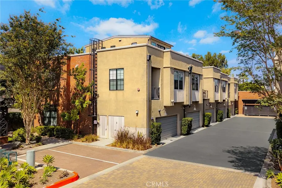 551 W Maple Ave, Orange, CA 92868 - #3