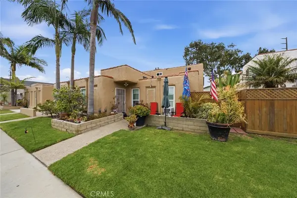 206 Portland Avenue, Huntington Beach, CA 92648