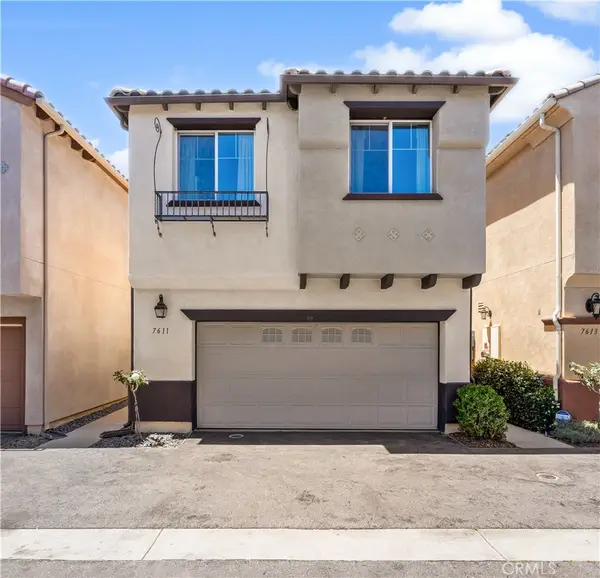 7611 N Honor, Van Nuys, CA 91405