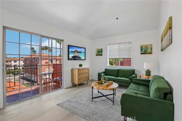 409 Utica #A11, Huntington Beach, CA 92648
