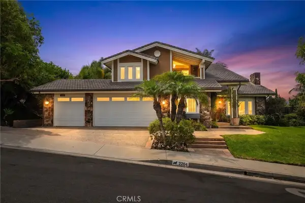 2204 E Vista Mesa Way, Orange, CA 92867