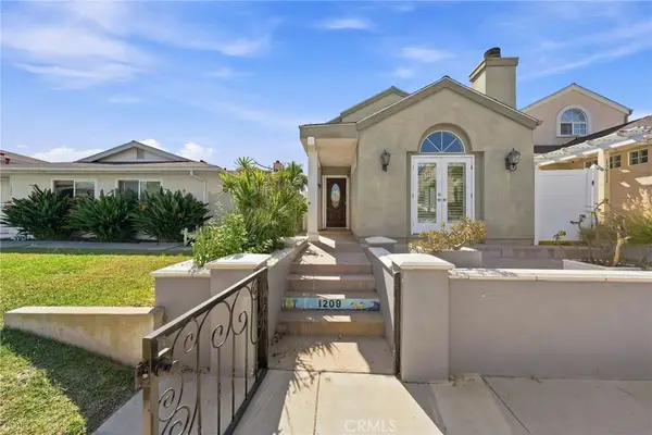 1209 Huntington Street, Huntington Beach, CA 92648