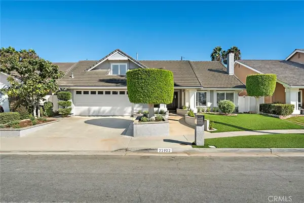 21902 Summerwind Lane, Huntington Beach, CA 92646
