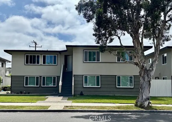 2904 Peppertree Lane, Costa Mesa, CA 92626