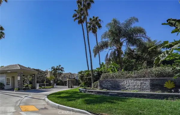 16261 Santa Barbara Lane, Huntington Beach, CA 92649