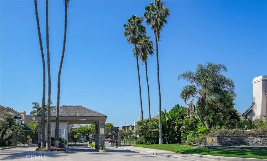 16261 Santa Barbara Lane, Huntington Beach, CA 92649 - #2